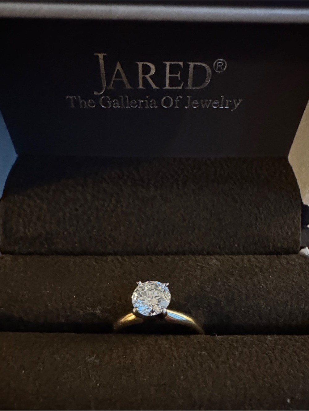 Beautiful 1 carat diamond solitaire
